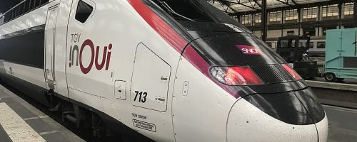Booking tickets and reservations at SNCF ticket offices