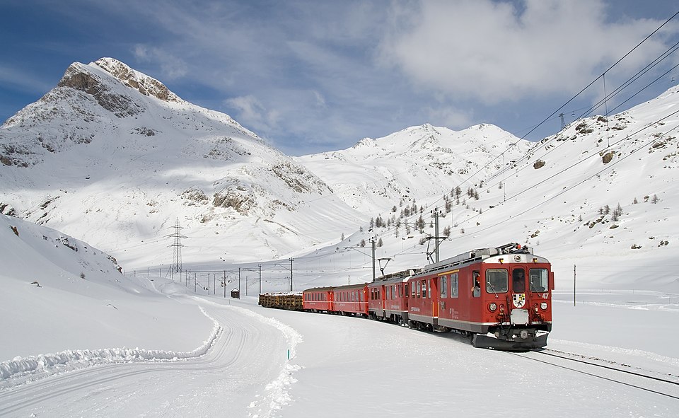 ABe 4/4 multiple units on the Bernina line between Lagalb and Ospizio Bernina